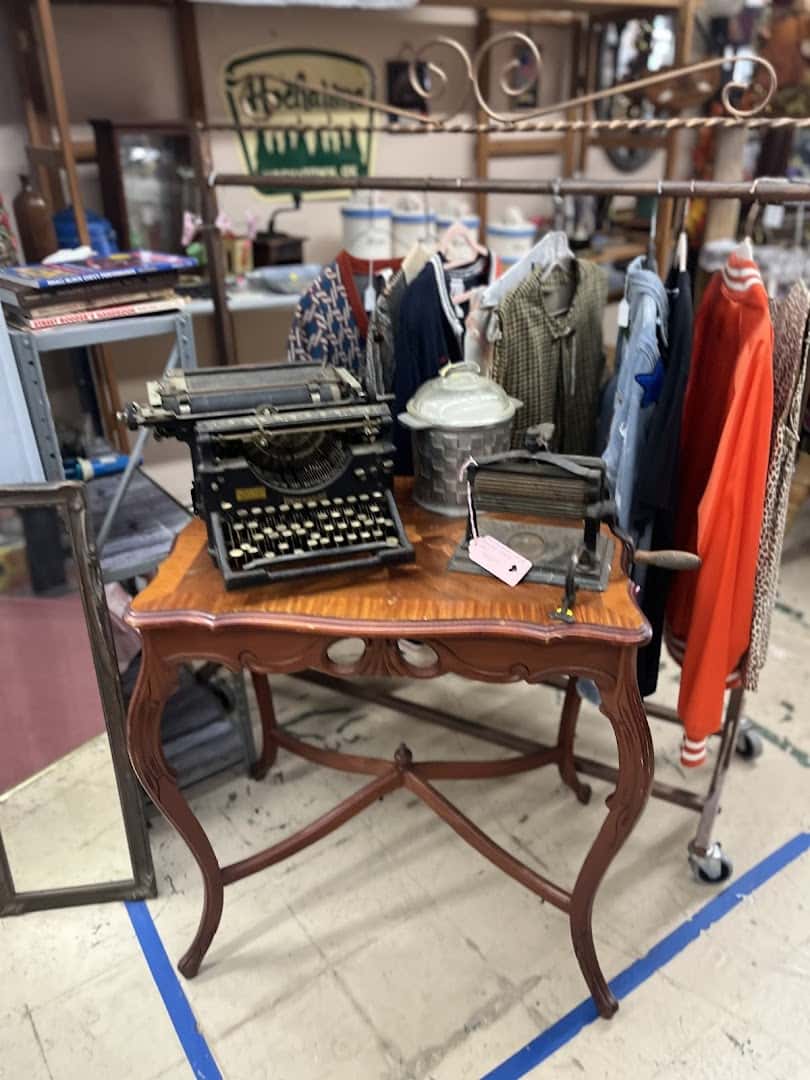 Netta's Nook Antiques & Collectibles — Retail & Boutiques photo 2 of 5