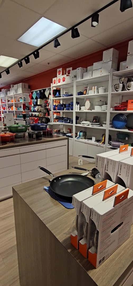 Texas Gift Outlet — Retail & Boutiques photo 2 of 5