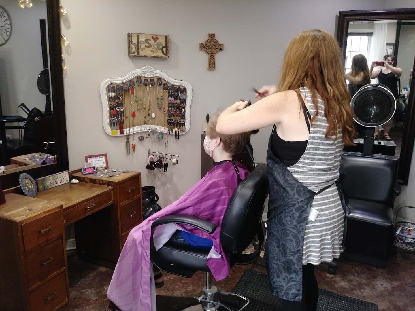 Simply Irresistible — Hair Salons & Barbers photo 1 of 5