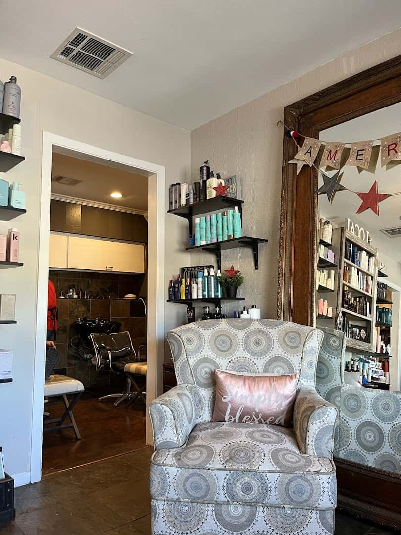Simply Irresistible — Hair Salons & Barbers photo 3 of 5