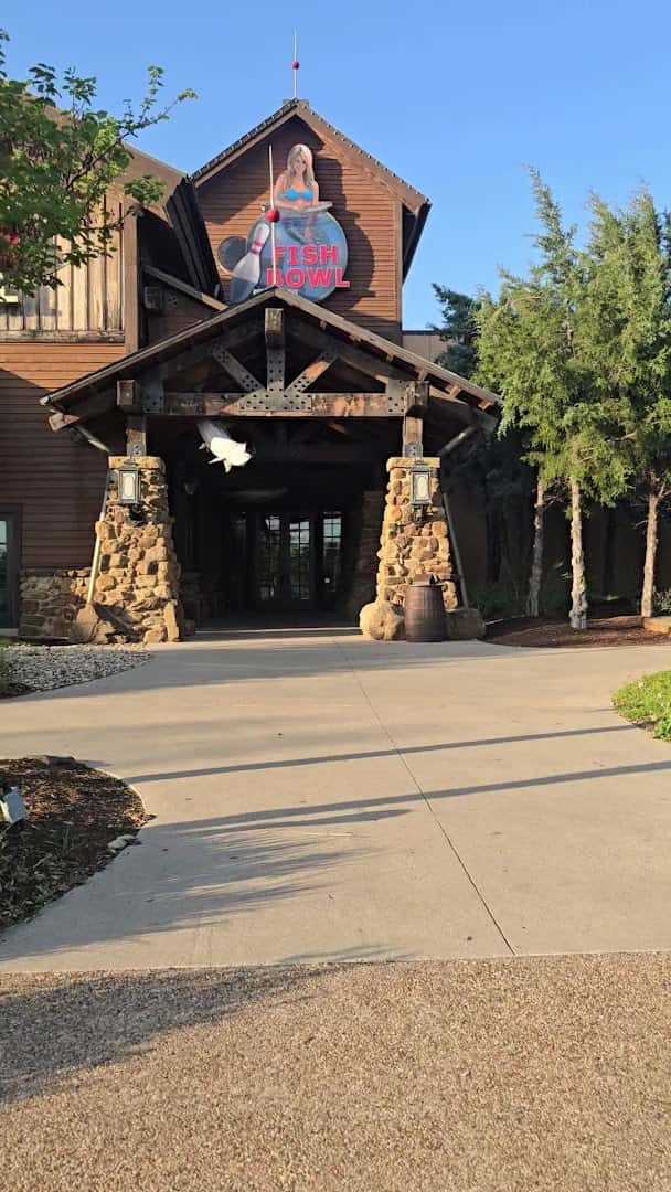Uncle Buck's Fish Bowl and Grill — Restaurants photo 2 of 5