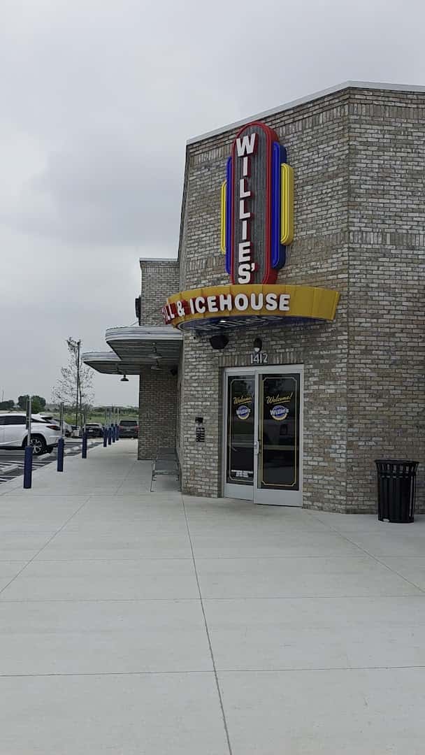 Willie's Grill & Icehouse — Restaurants photo 2 of 5